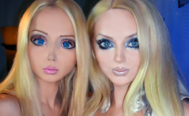 Họ được mệnh danh là búp bê Barbie sống.